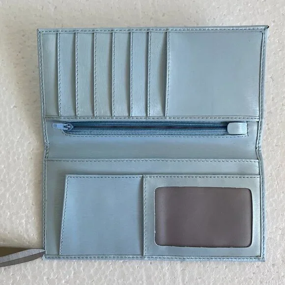 Hello Kitty Light Blue Wallet - Picture 3 of 8